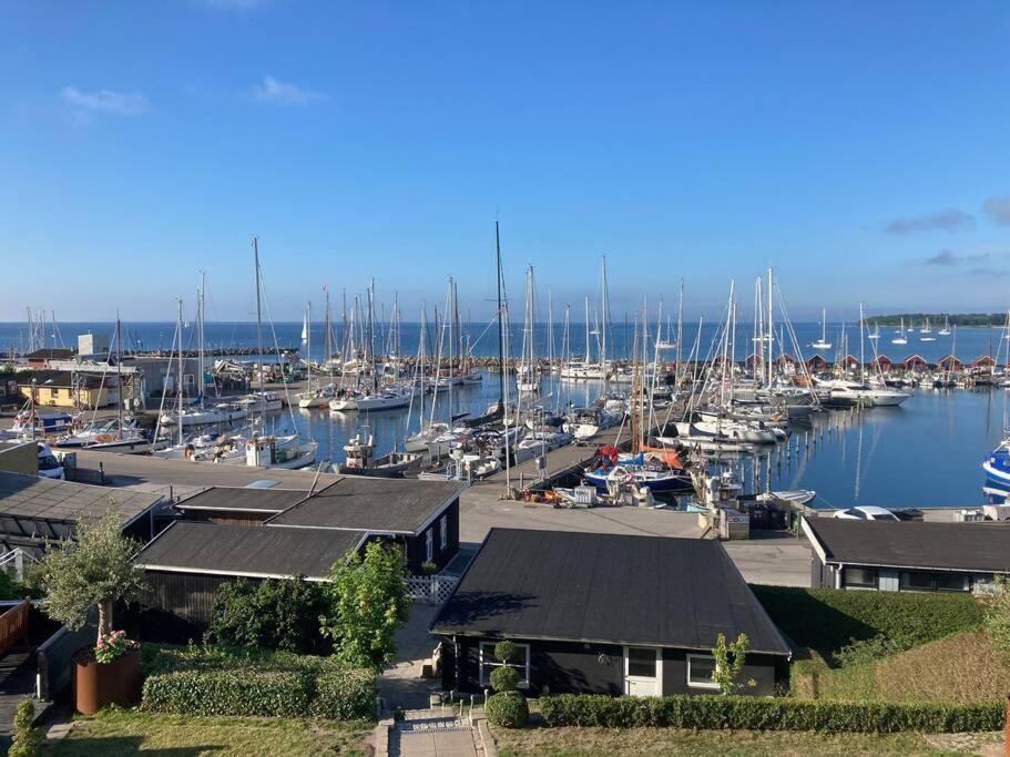 Charming Holiday Home On The Harbour Рёдвиг Экстерьер фото